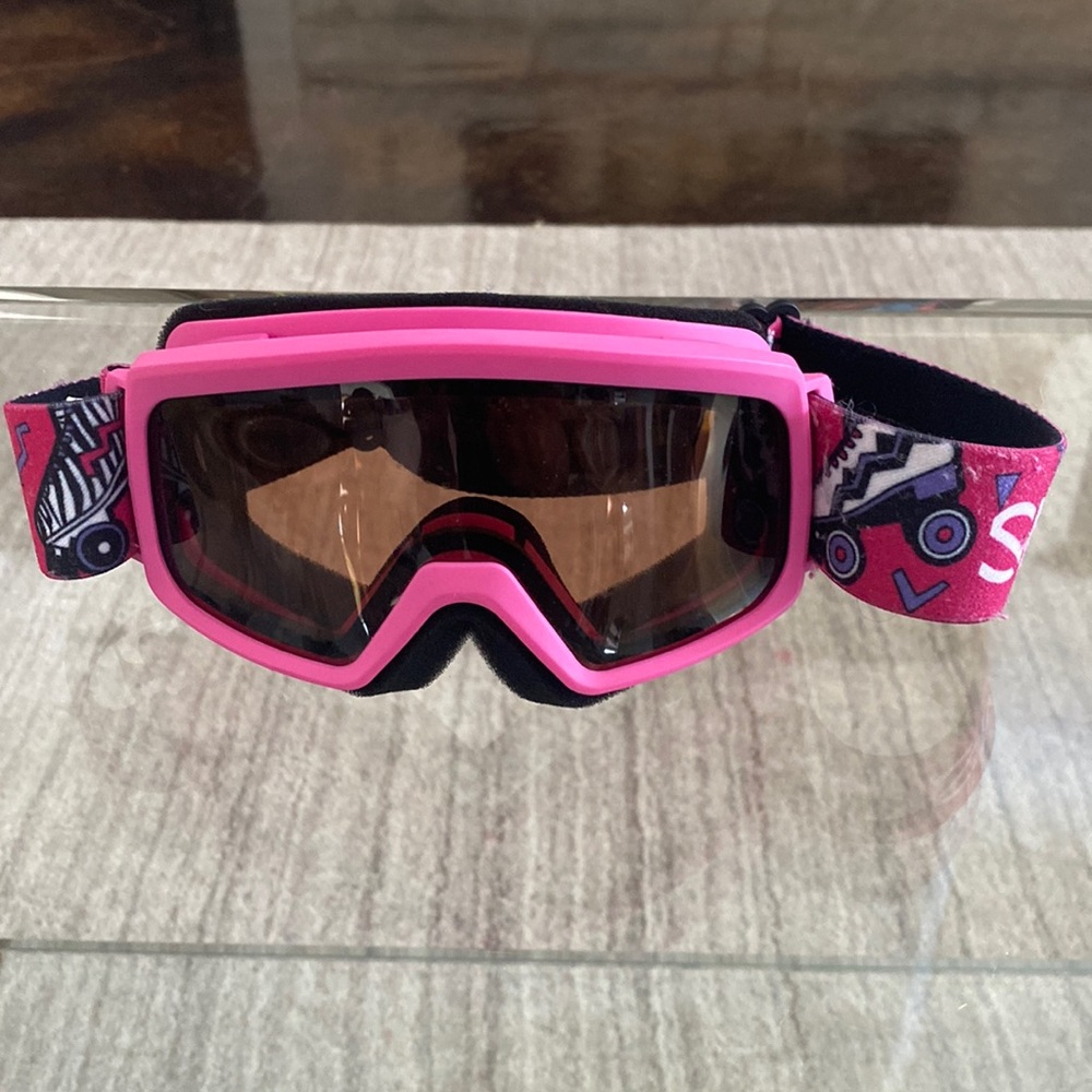 Smith kids googles. Great condition.